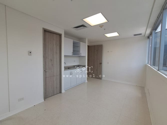 Consultorio en arriendo en Mayorca, Sabaneta, 33 m² · foto 2 de 12