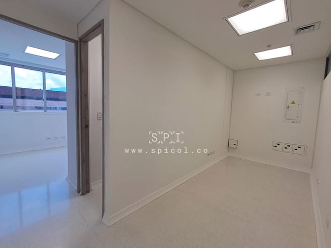 Consultorio en arriendo en Mayorca, Sabaneta, 33 m² · foto 4 de 12