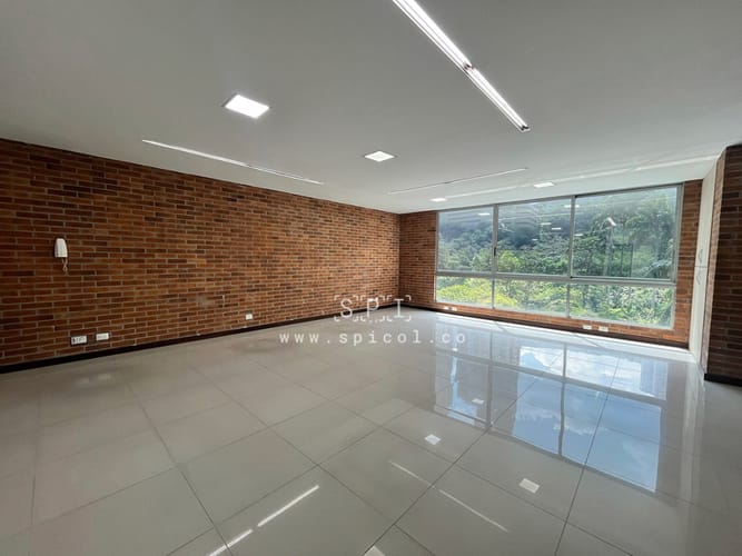 Oficina en arriendo en El Poblado, Medellín, 60 m² · foto 2 de 17