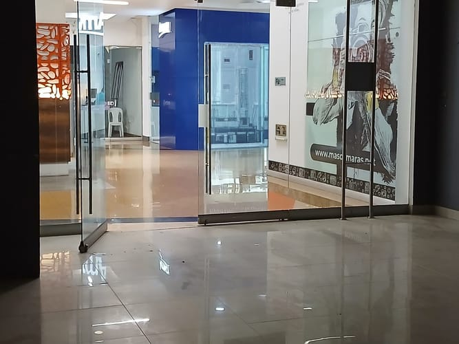 Local en venta en El Poblado, Medellín, 49 m² · foto 4 de 5