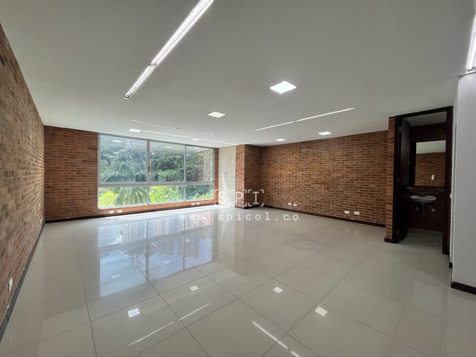 Oficina en arriendo en El Poblado, Medellín, 60 m² · foto 8 de 17