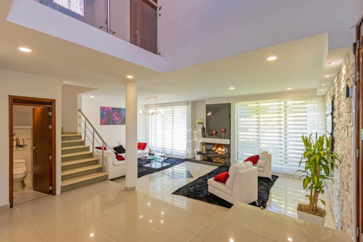 Casa de 4 alcobas en venta en El Tesoro, Medellín, 427 m² · foto 2 de 24
