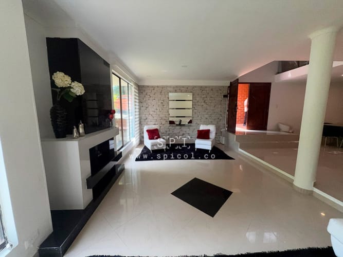 Casa de 4 alcobas en venta en El Tesoro, Medellín, 427 m² · foto 4 de 24