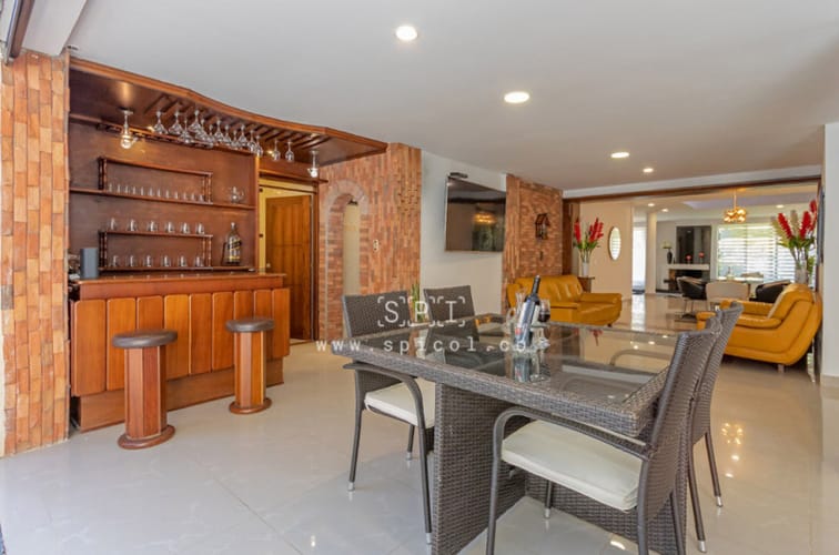 Casa de 4 alcobas en venta en El Tesoro, Medellín, 427 m² · foto 19 de 24