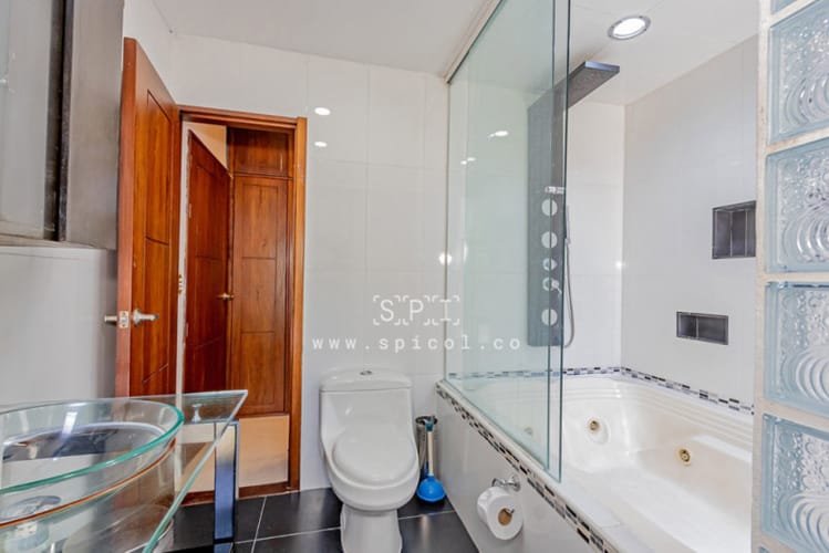 Casa de 4 alcobas en venta en El Tesoro, Medellín, 427 m² · foto 20 de 24