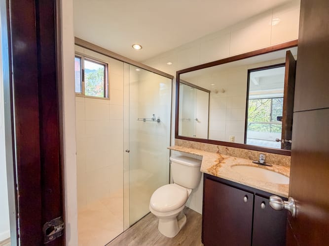 Apartamento de 2 alcobas en venta en Las Lomas, Medellín, 84 m² · foto 7 de 12