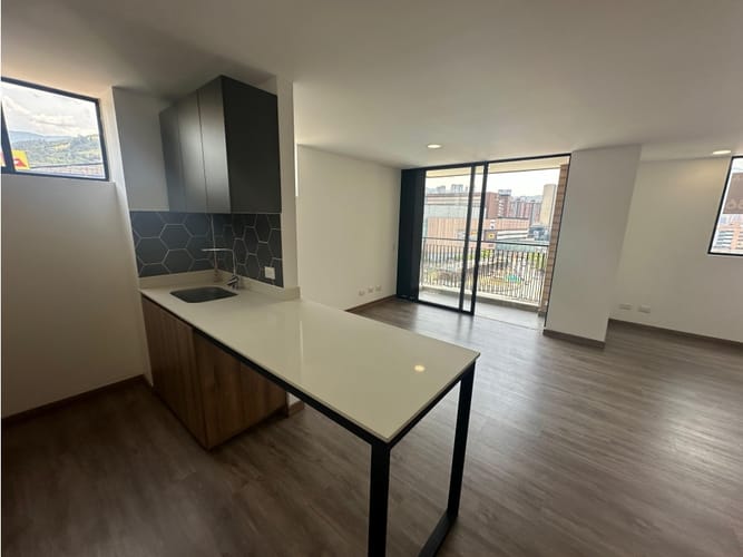 Apartamento de 2 alcobas en arriendo en Las Vegas, Envigado, 75 m² · foto 2 de 24