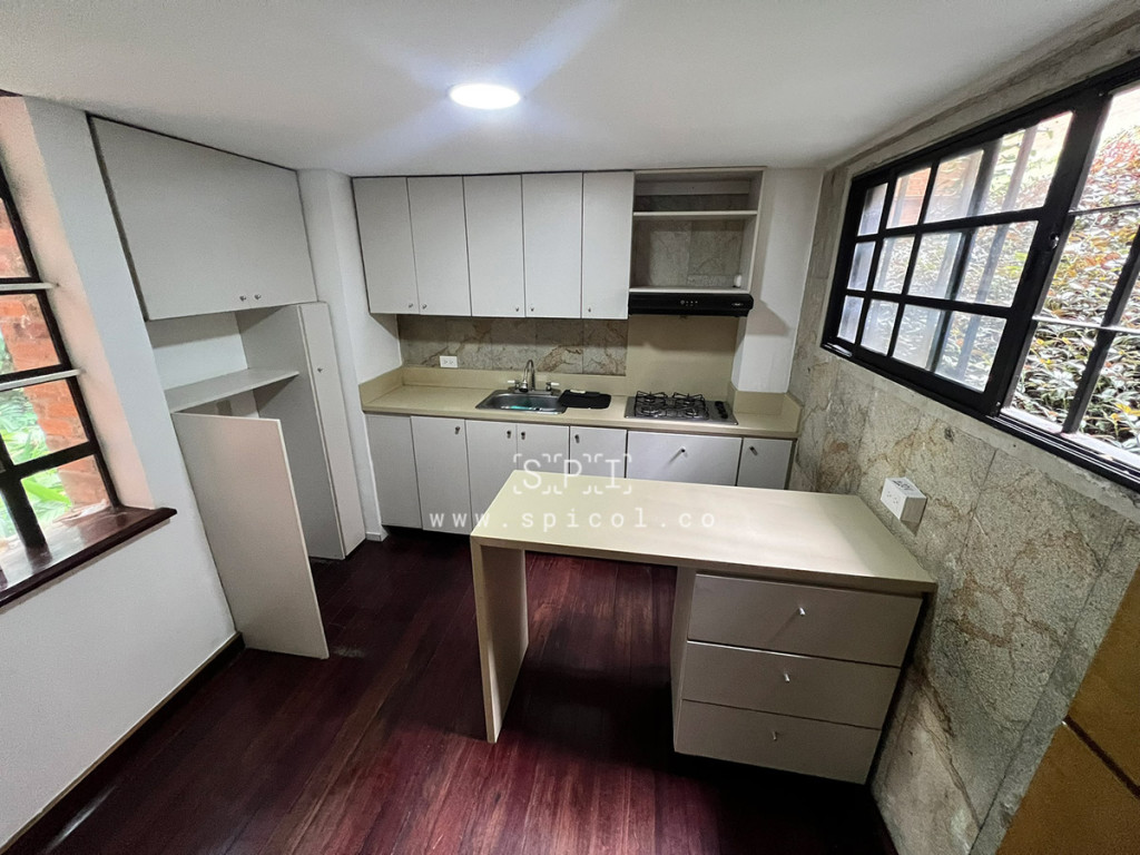 Apartamento en arriendo en El Tesoro, Medellín · foto 3 de 12