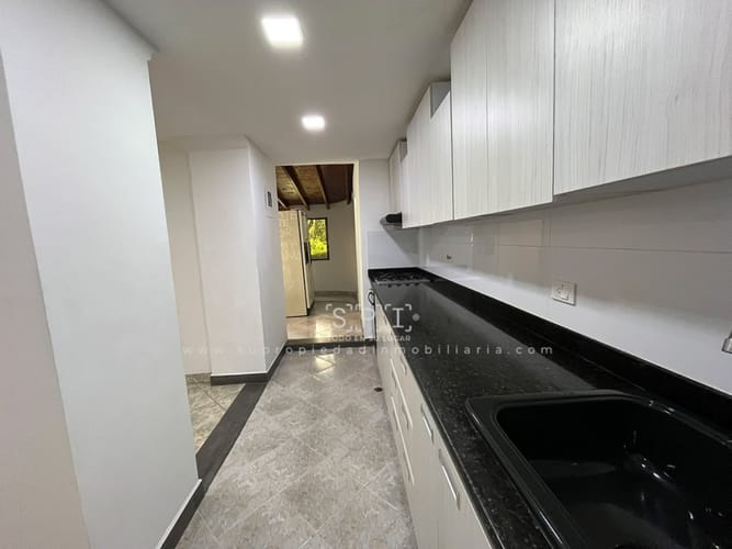 Apartamento en venta en La Aguacatala, Medellín · foto 3 de 17