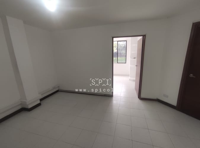 Oficina en arriendo en Conquistadores, Medellín, 27 m² · foto 2 de 8