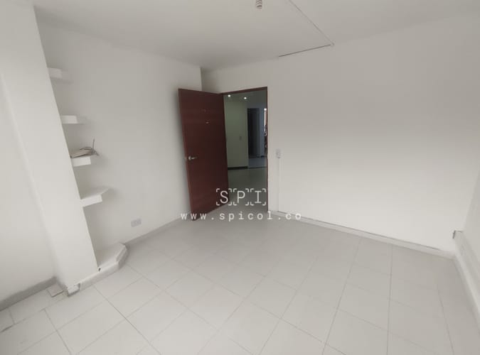 Oficina en arriendo en Conquistadores, Medellín, 27 m² · foto 6 de 8