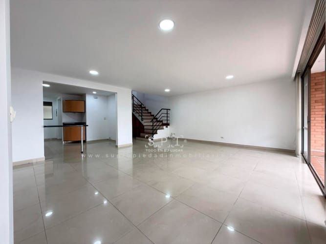 Casa de 3 alcobas en venta en Loma Benedictinos, Envigado, 150 m² · foto 5 de 23