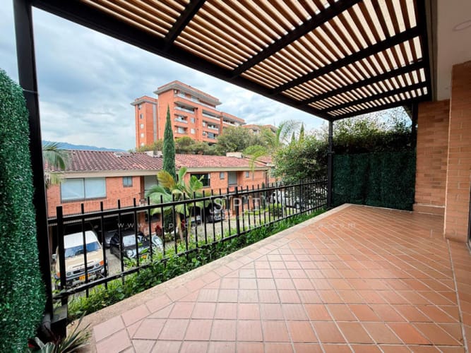Casa de 3 alcobas en venta en Loma Benedictinos, Envigado, 150 m² · foto 6 de 23