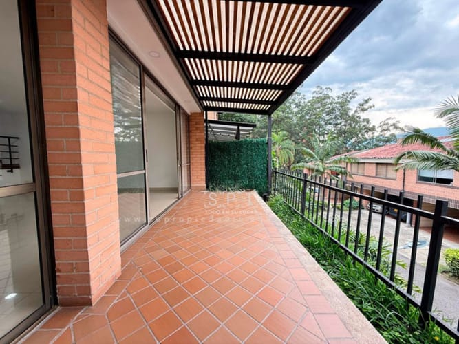 Casa de 3 alcobas en venta en Loma Benedictinos, Envigado, 150 m² · foto 7 de 23