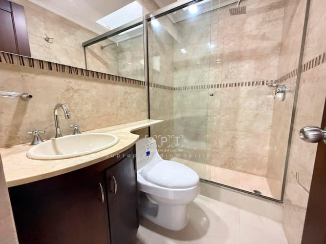 Casa de 3 alcobas en venta en Loma Benedictinos, Envigado, 150 m² · foto 11 de 23