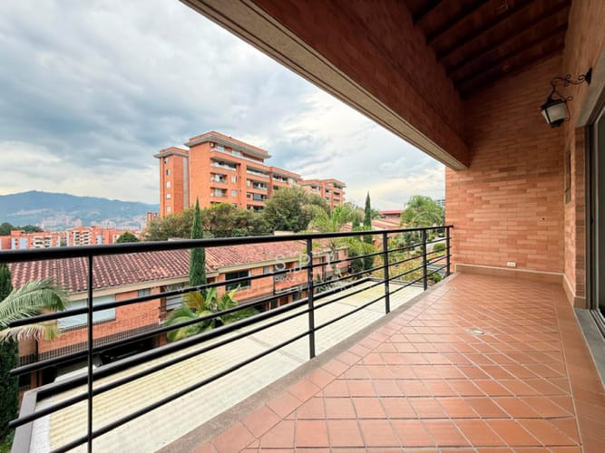 Casa de 3 alcobas en venta en Loma Benedictinos, Envigado, 150 m² · foto 15 de 23