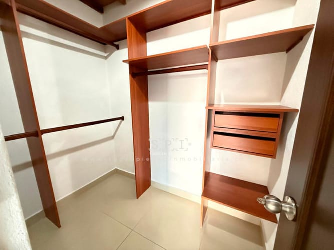 Casa de 3 alcobas en venta en Loma Benedictinos, Envigado, 150 m² · foto 17 de 23