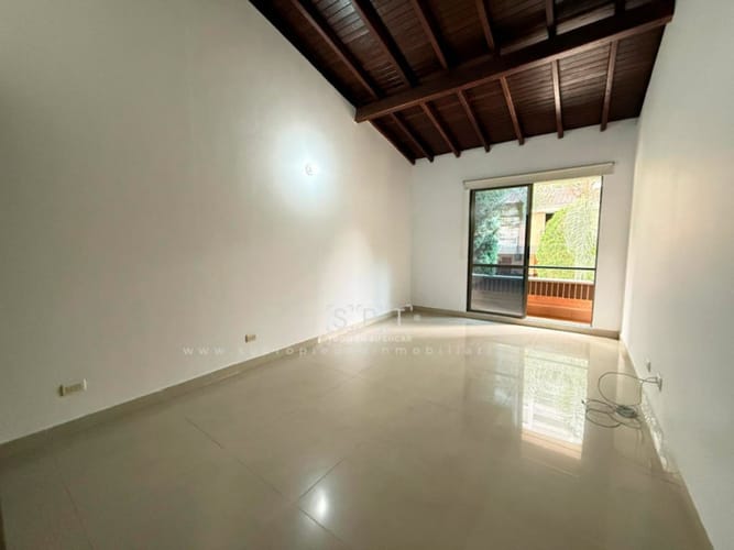 Casa de 3 alcobas en venta en Loma Benedictinos, Envigado, 150 m² · foto 18 de 23