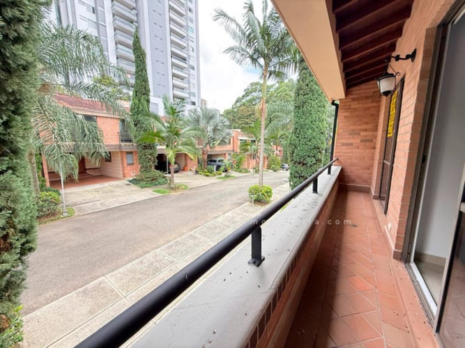 Casa de 3 alcobas en venta en Loma Benedictinos, Envigado, 150 m² · foto 20 de 23