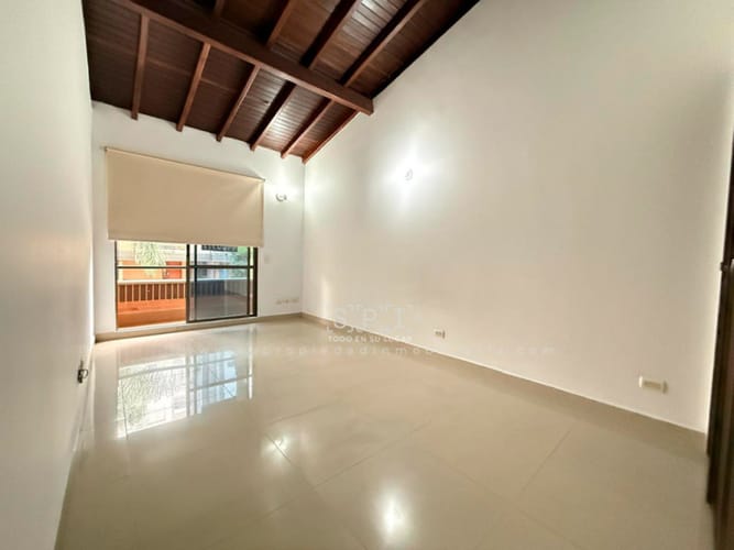 Casa de 3 alcobas en venta en Loma Benedictinos, Envigado, 150 m² · foto 21 de 23