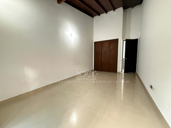 Casa de 3 alcobas en venta en Loma Benedictinos, Envigado, 150 m² · foto 22 de 23