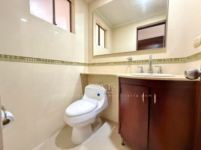 Casa de 3 alcobas en venta en Loma Benedictinos, Envigado, 150 m² · foto 23 de 23