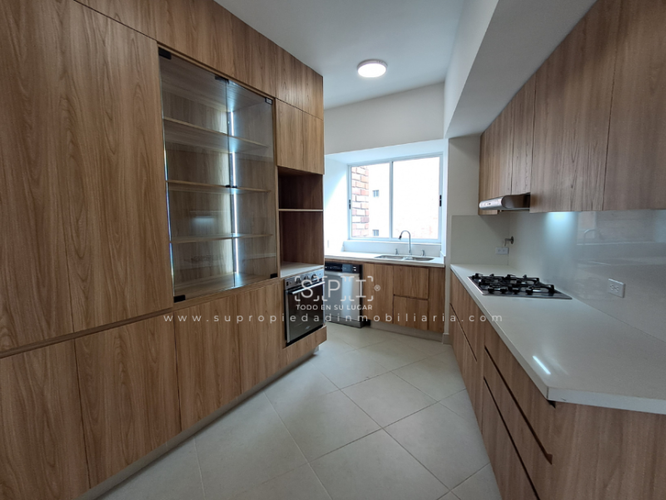 Apartamento de 3 alcobas en venta en El Tesoro, Medellín, 312 m² · foto 2 de 24