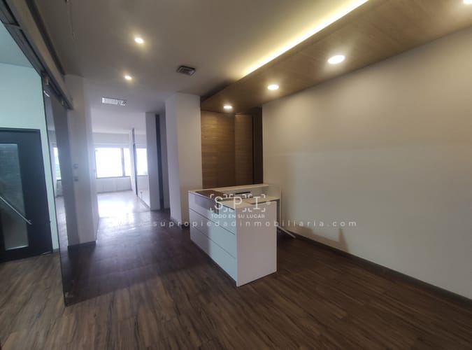 Local en arriendo en La Esmeralda, Envigado, 681 m² · foto 5 de 24