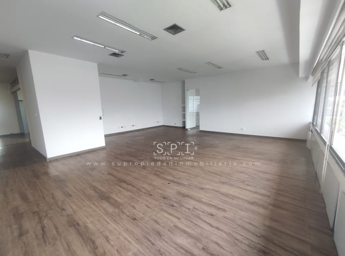 Local en arriendo en La Esmeralda, Envigado, 681 m² · foto 6 de 24