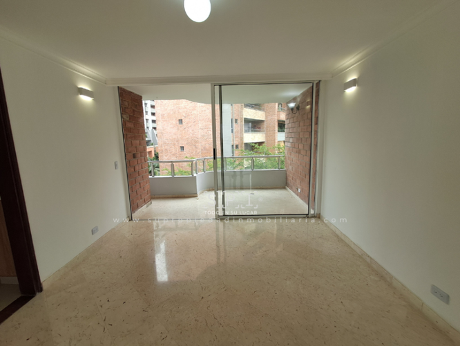 Apartamento de 3 alcobas en venta en El Tesoro, Medellín, 312 m² · foto 9 de 24