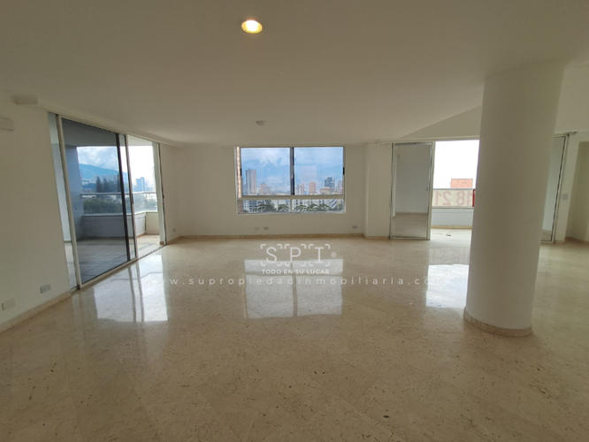Apartamento de 3 alcobas en venta en El Tesoro, Medellín, 312 m² · foto 10 de 24