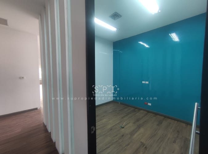 Local en arriendo en La Esmeralda, Envigado, 681 m² · foto 10 de 24