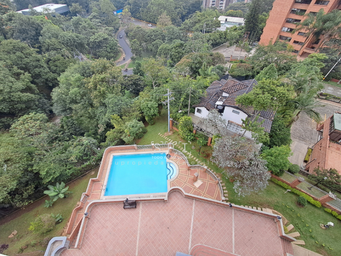 Apartamento de 3 alcobas en venta en El Tesoro, Medellín, 312 m² · foto 14 de 24