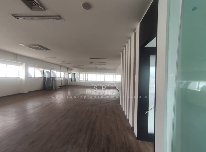Local en arriendo en La Esmeralda, Envigado, 681 m² · foto 13 de 24