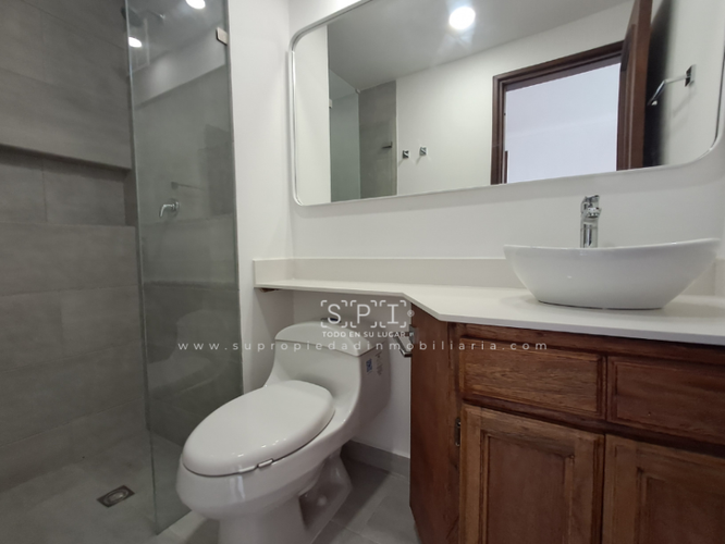 Apartamento de 3 alcobas en venta en El Tesoro, Medellín, 312 m² · foto 16 de 24