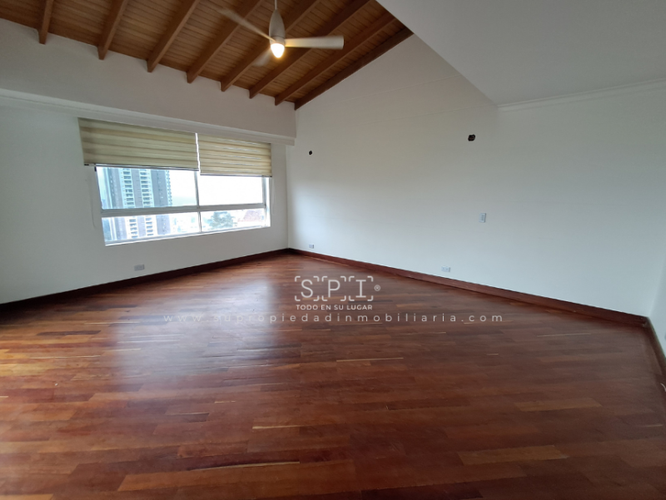 Apartamento de 3 alcobas en venta en El Tesoro, Medellín, 312 m² · foto 20 de 24