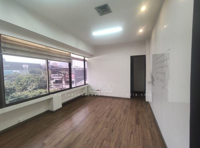 Local en arriendo en La Esmeralda, Envigado, 681 m² · foto 20 de 24