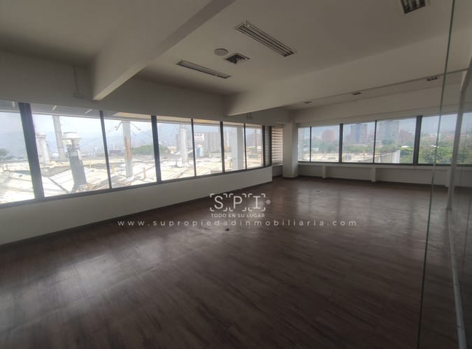 Local en arriendo en La Esmeralda, Envigado, 681 m² · foto 22 de 24