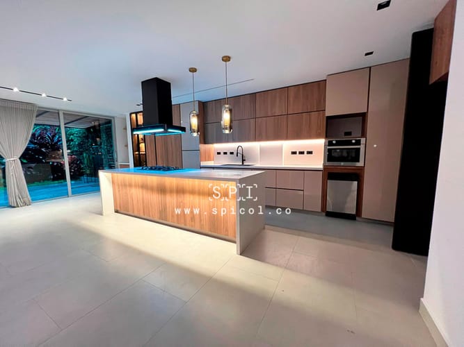 Casa de 3 alcobas en venta en El Esmeraldal, Envigado, 173 m² · foto 2 de 24