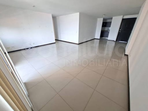 Apartamento de 3 alcobas en arriendo en Loma Del Chocho, Envigado, 115 m² · foto 3 de 18
