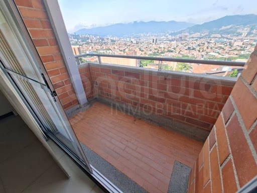 Apartamento de 3 alcobas en arriendo en Loma Del Chocho, Envigado, 115 m² · foto 4 de 18