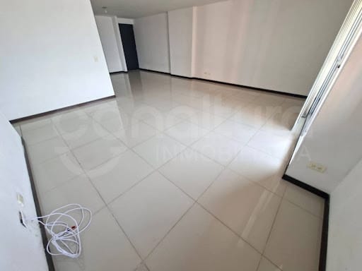 Apartamento de 3 alcobas en arriendo en Loma Del Chocho, Envigado, 115 m² · foto 9 de 18