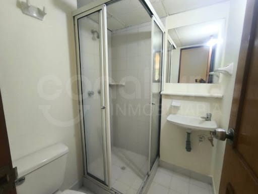 Apartamento de 3 alcobas en arriendo en Loma Del Indio, Medellín, 68 m² · foto 8 de 14