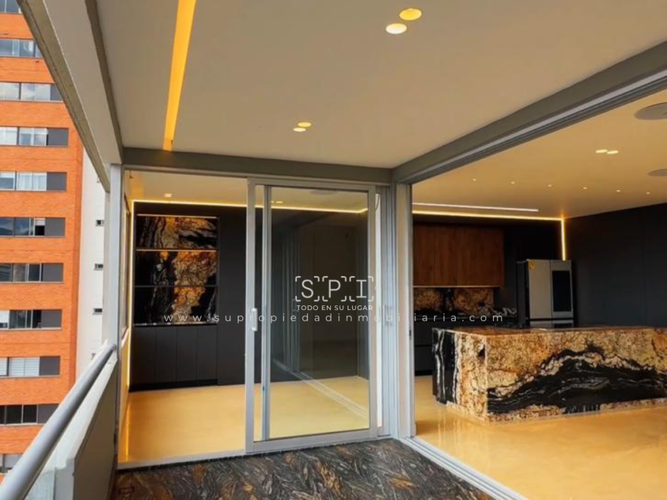 Apartamento de 3 alcobas en venta en La Calera, Medellín, 235 m² · foto 2 de 12