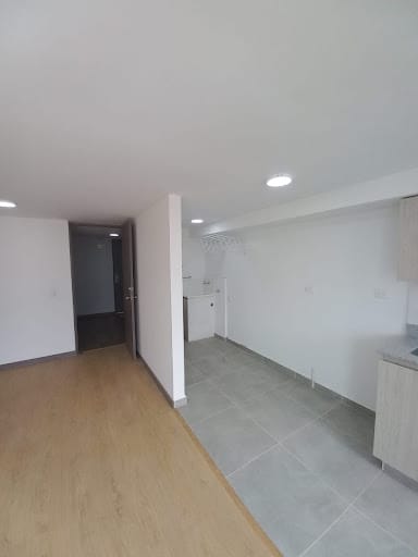 Apartamento de 3 alcobas en arriendo en Calasanz, Medellín, 61 m² · foto 3 de 11