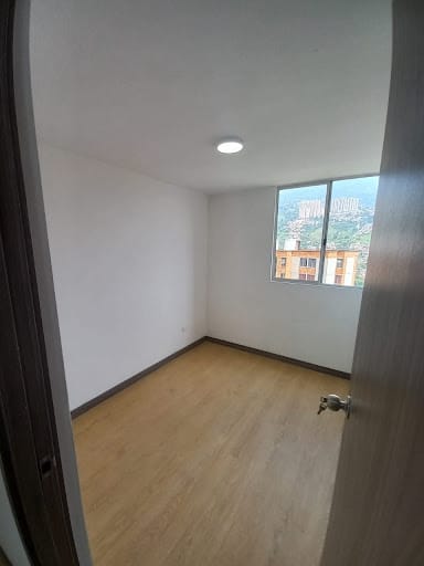 Apartamento de 3 alcobas en arriendo en Calasanz, Medellín, 61 m² · foto 8 de 11