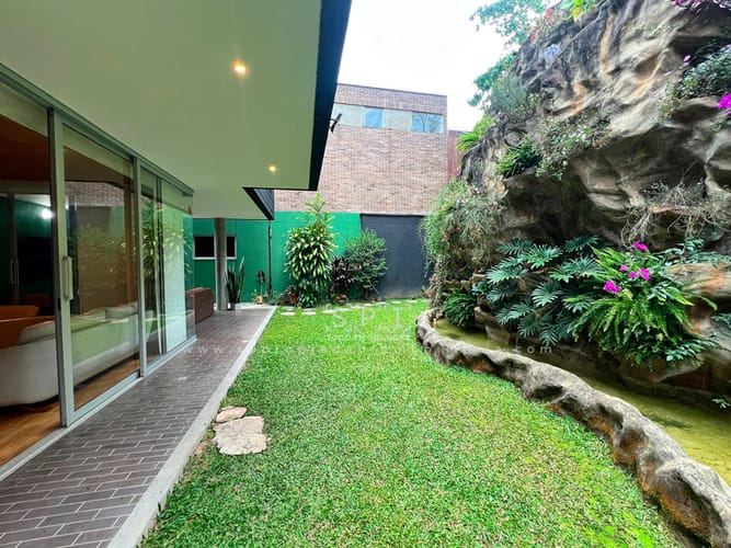 Casa de 4 alcobas en venta en Zuñiga, Envigado, 390 m² · foto 3 de 24