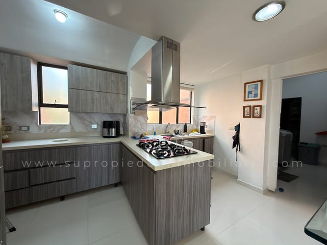 Apartamento en venta en Las Lomas No.1, Medellín · foto 10 de 22