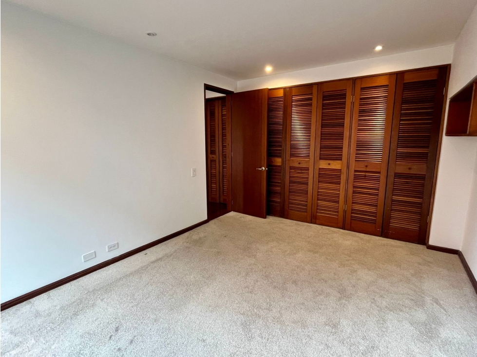 Apartamento en venta en Los Rosales, Bogotá · foto 14 de 19