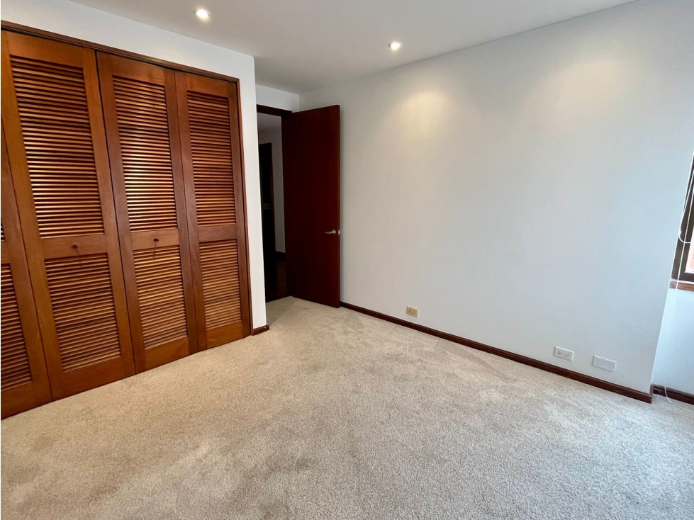 Apartamento en venta en Los Rosales, Bogotá · foto 15 de 19
